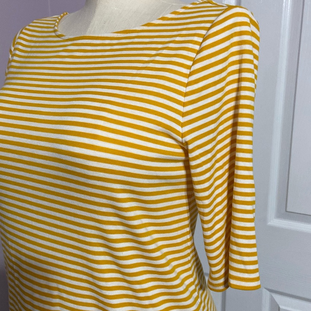 Old Navy Scoop Back Tee - Picture 3 of 4